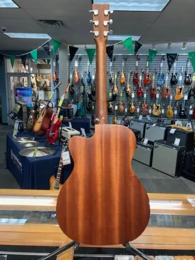 Martin Guitars - 000CJR-E 2